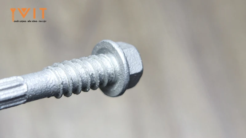 Lớp phủ màu xám bạc phủ đều đầu lục giác và thân ren vít bắn tôn sắt Sheh Fung