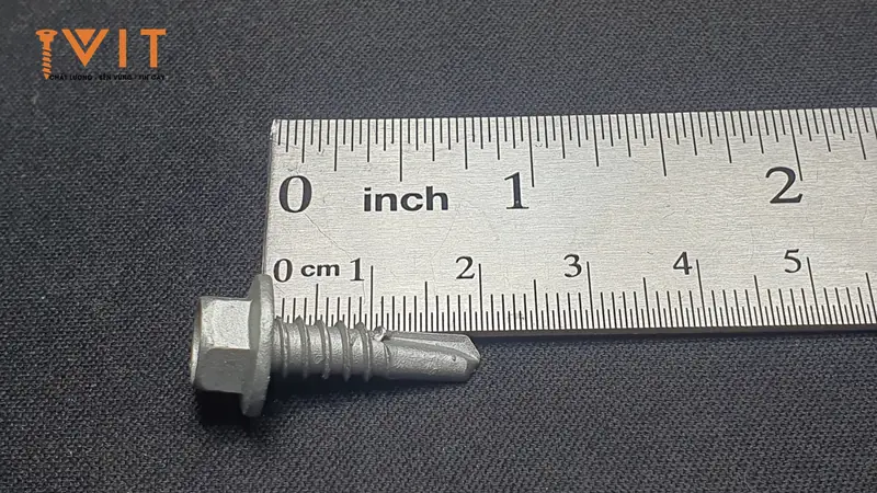 Vít bắn tôn ren đơn Sheh Fung dài 20 mm loại không kèm long đệm, đầu lục giác liền vành, đặt cạnh thước
